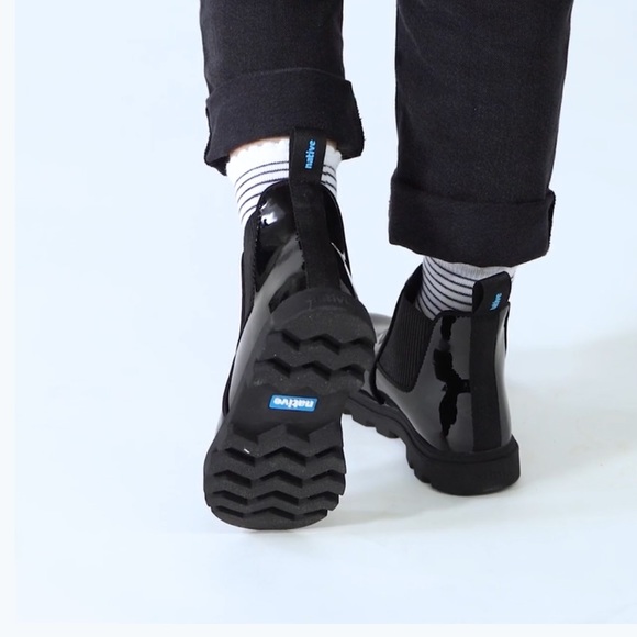 Native  Toddler & Big Kid Kensington Gloss Boots black - Picture 4 of 11